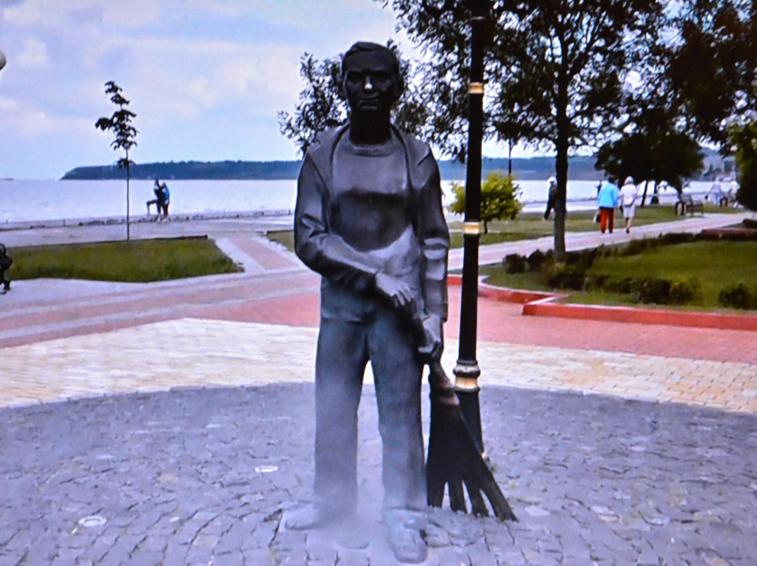Naberezhne旅游攻略图片
