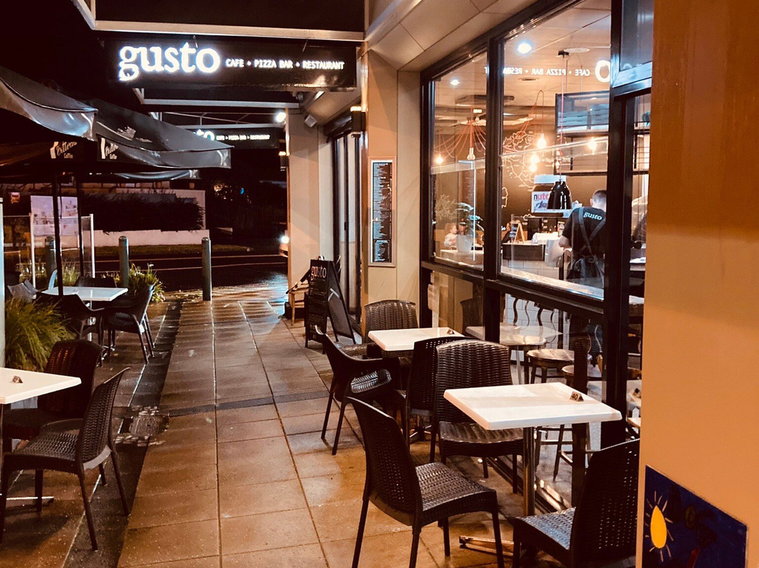 Gusto Cafe Pizza Bar Restaurant