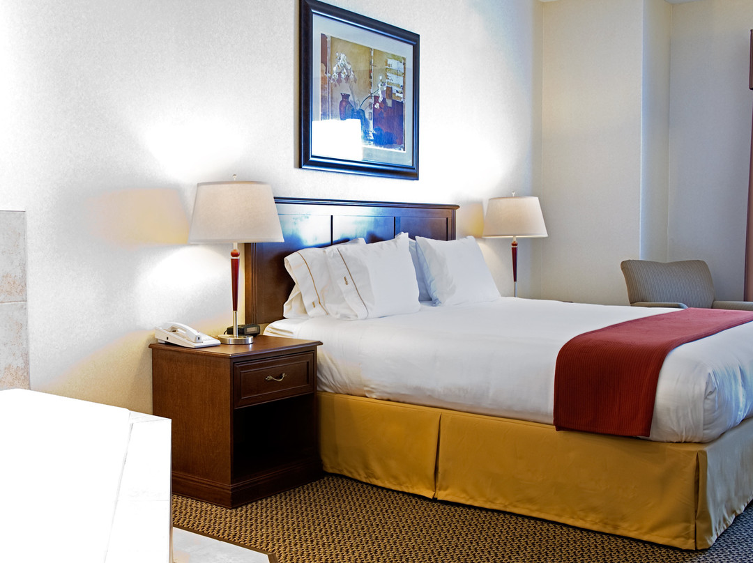 Holiday Inn Express & Suites Drayton Valley By IHG主图