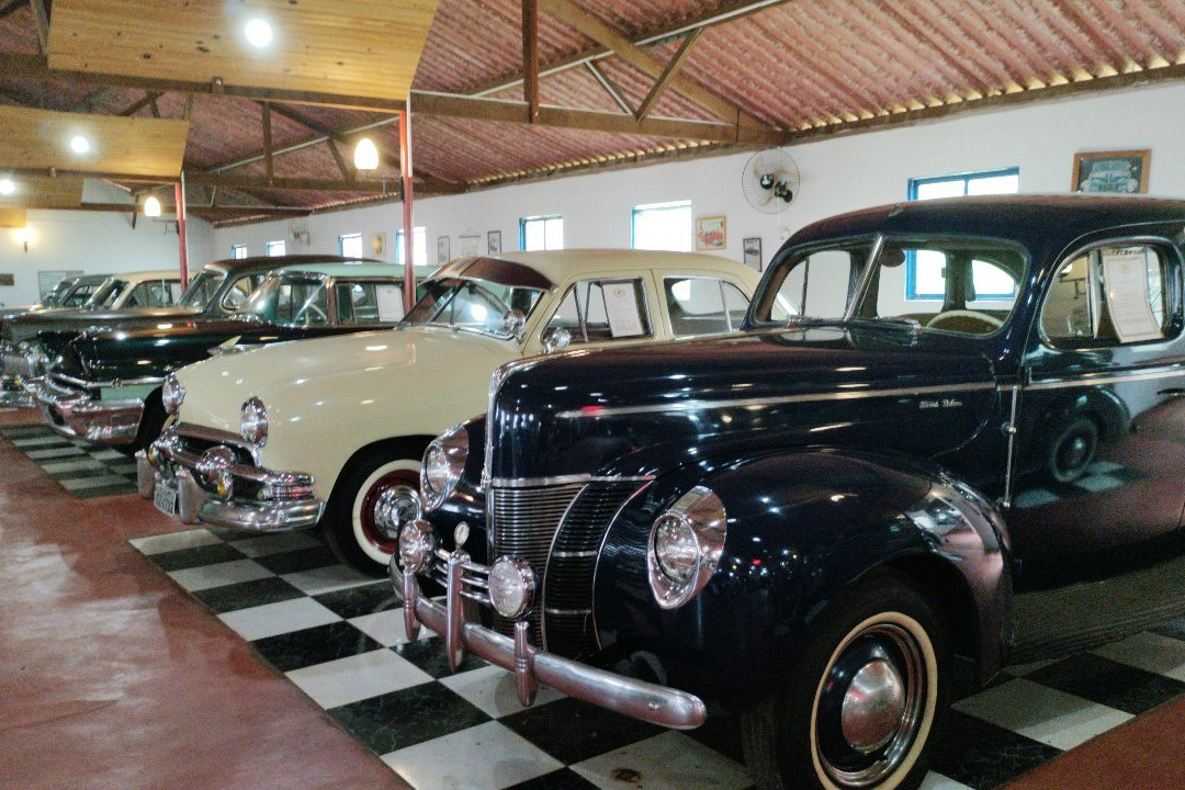 Museu Do Automovel Da Estrada Real-蒂拉登特斯必去景点