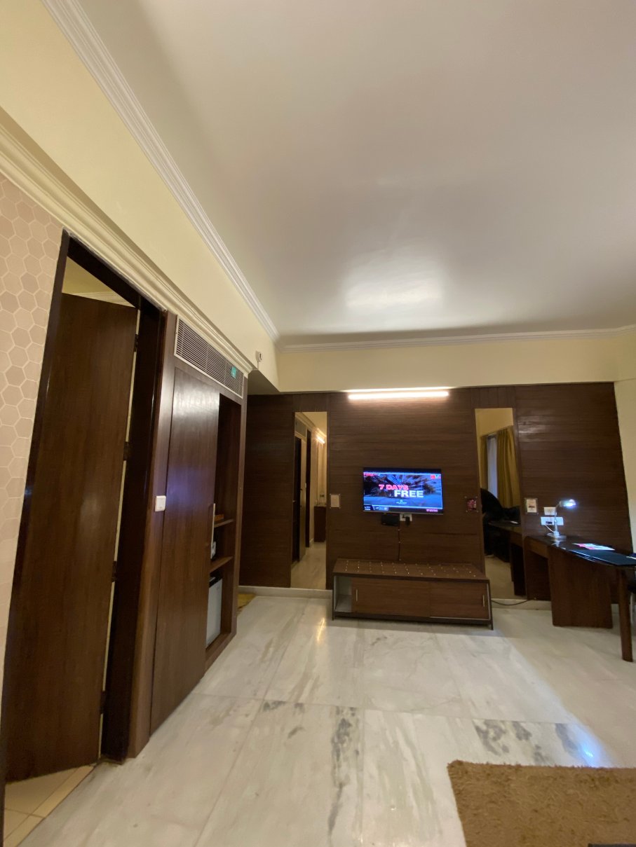 德拉敦纸牌酒店-portrait