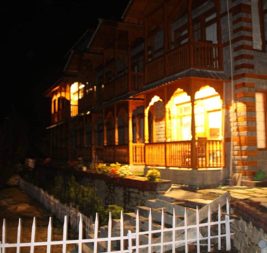 8fold by LaRiSa, Jibhi主图