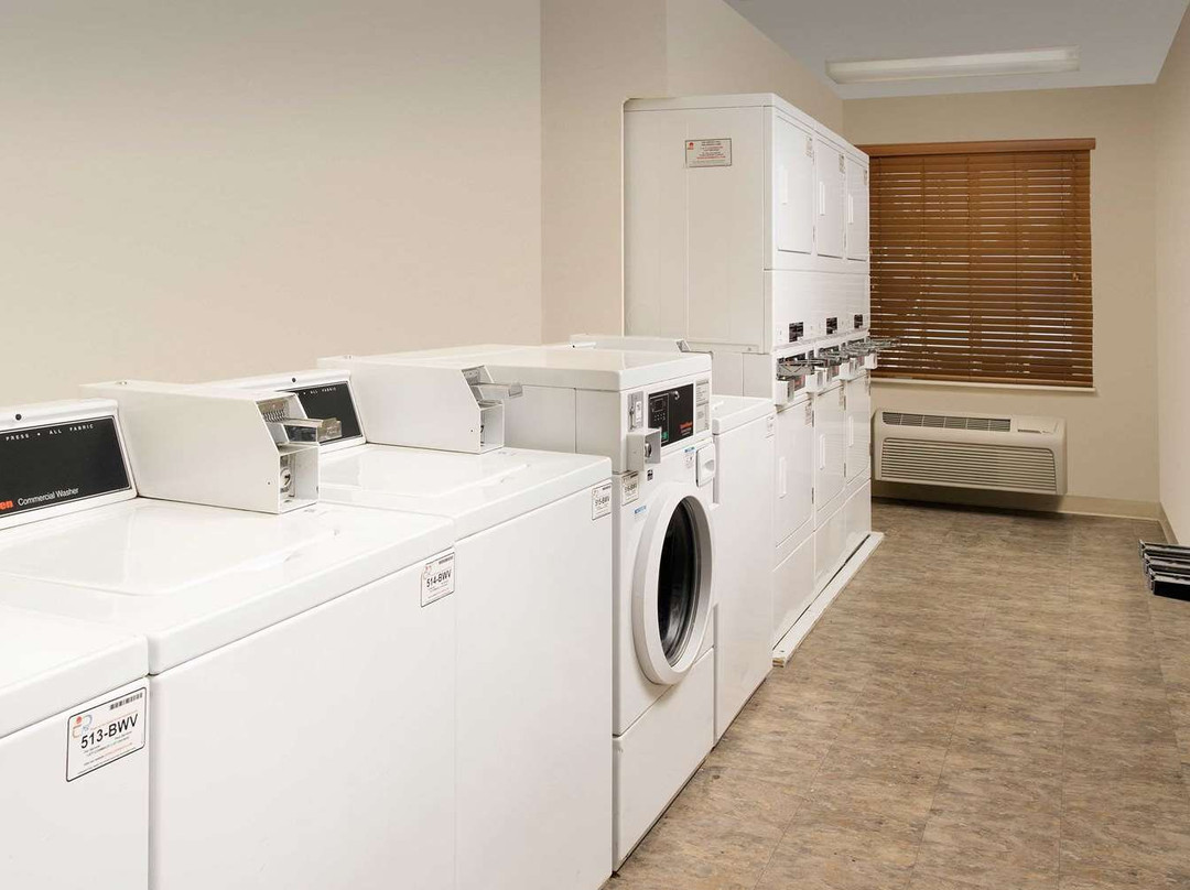 WoodSpring Suites Champaign Urbana主图