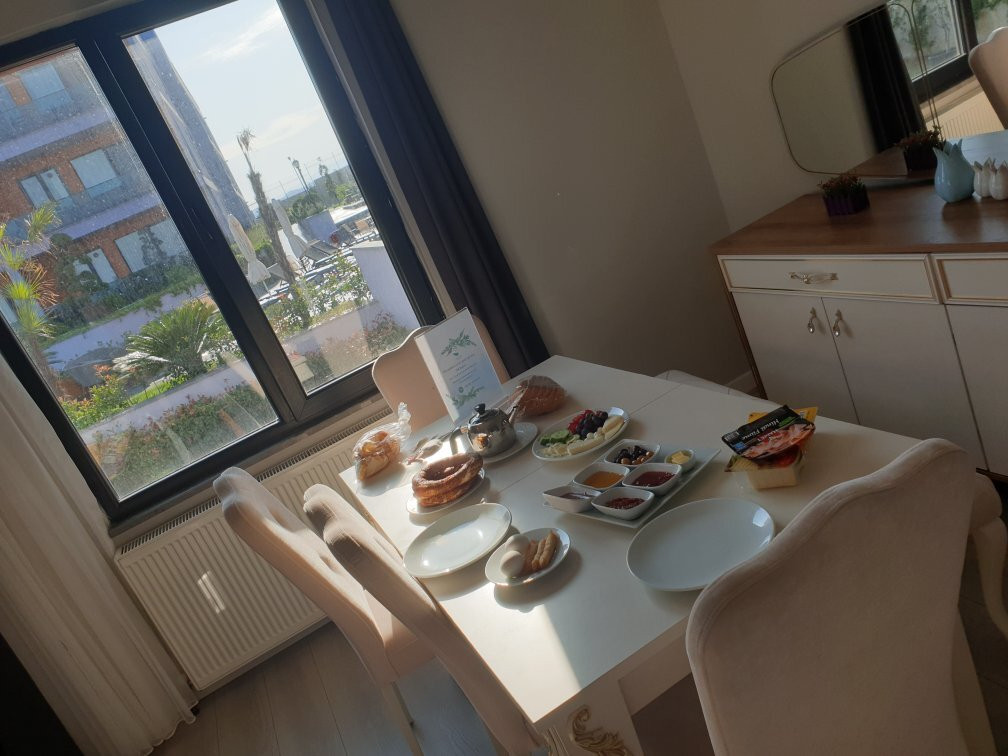 Green Hills Suites主图