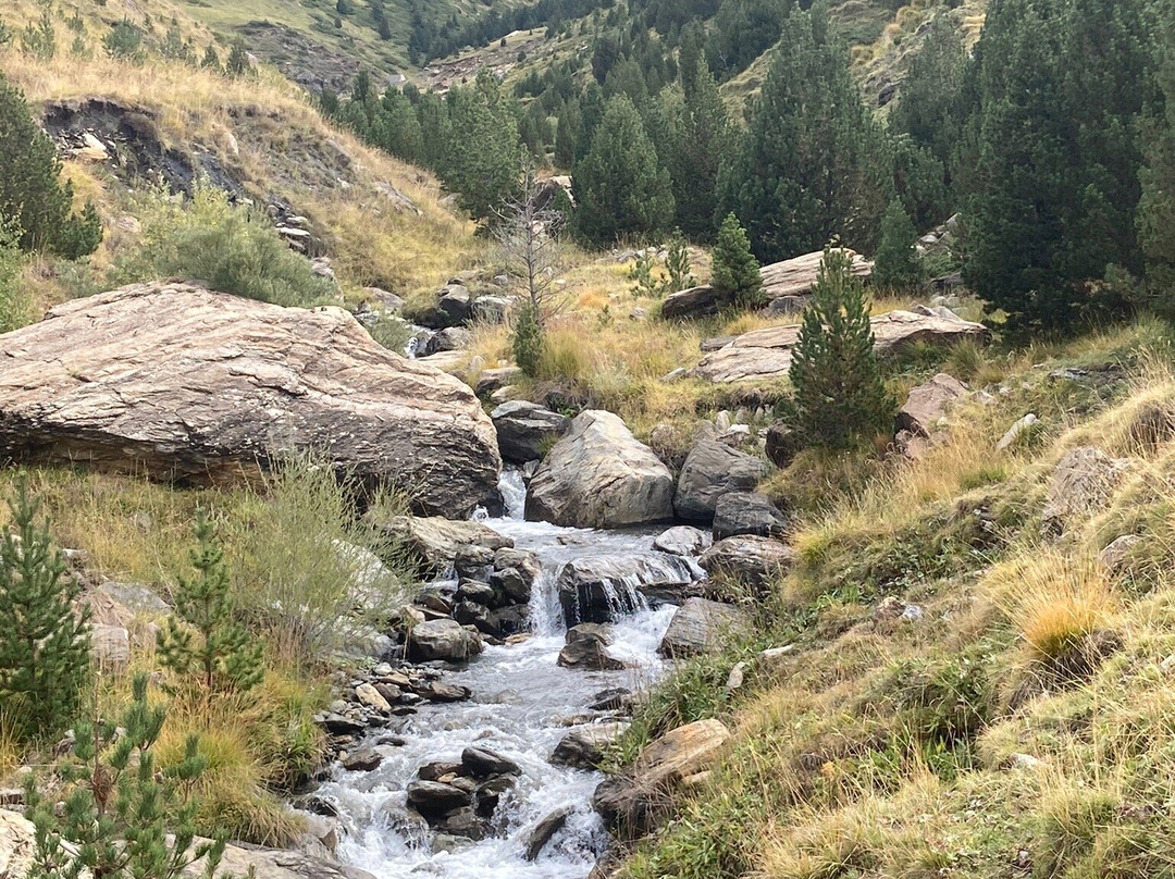 Ruta de Las Tres Cascadas-Cerler必去景点