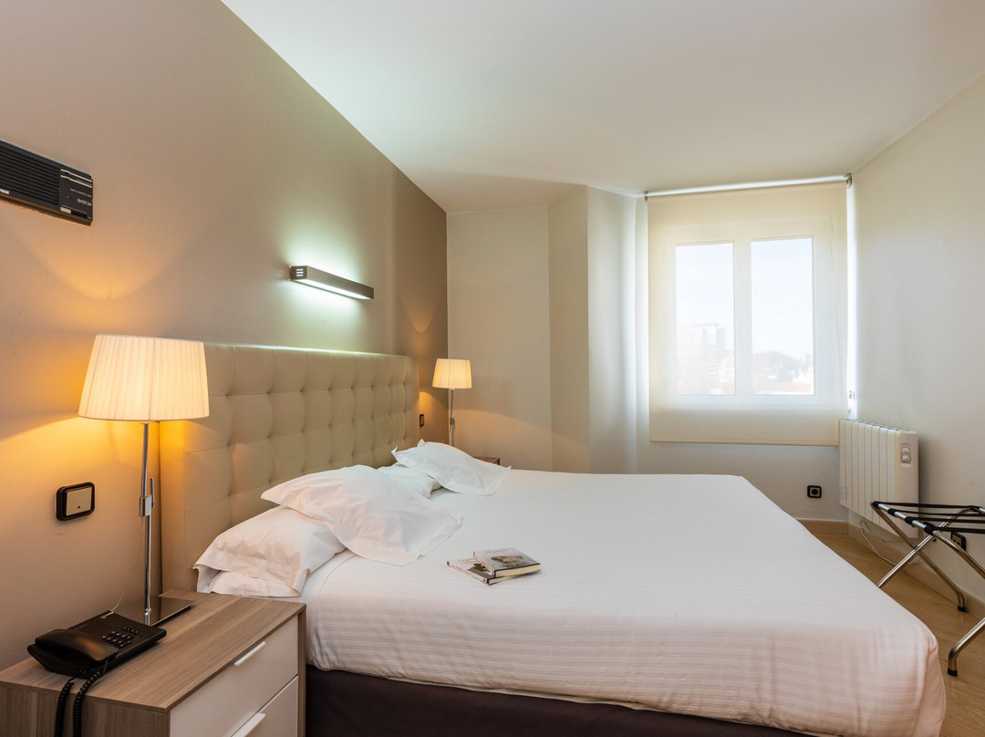 唐卡洛斯公寓酒店主图