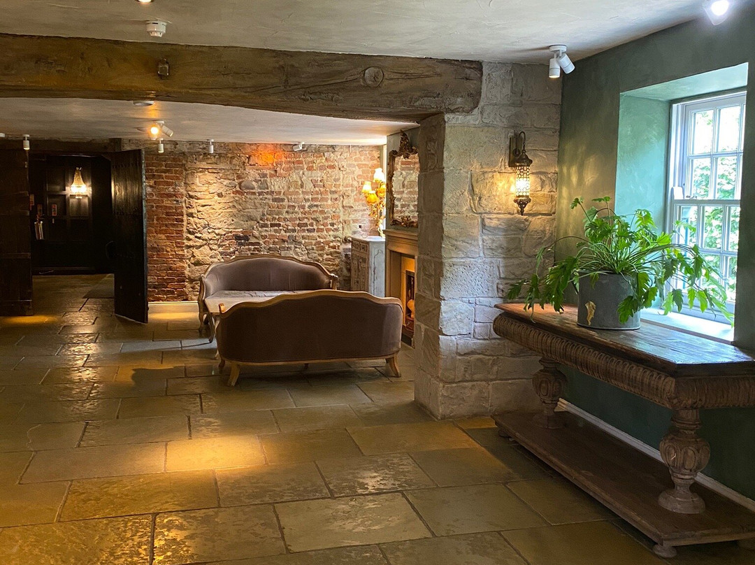 William de Percy Inn & Creperie主图