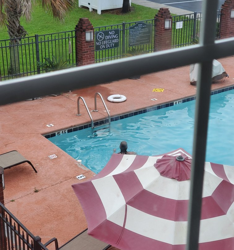 贝斯特韦斯特普勒斯布拉德伯里旅馆&套房酒店主图