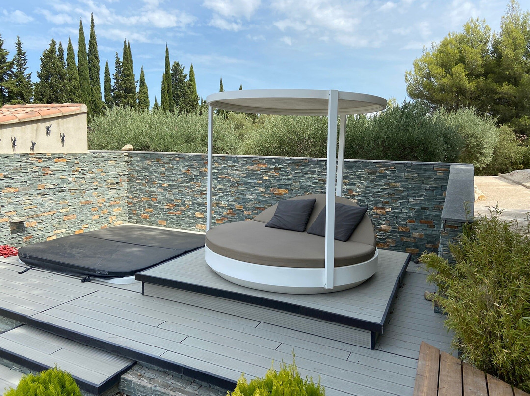 Le Mas des Cigales主图