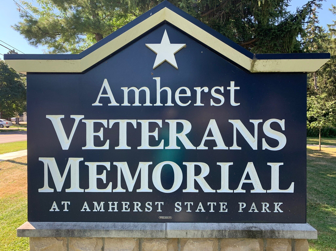 Amherst Veterans Memorial景点图片