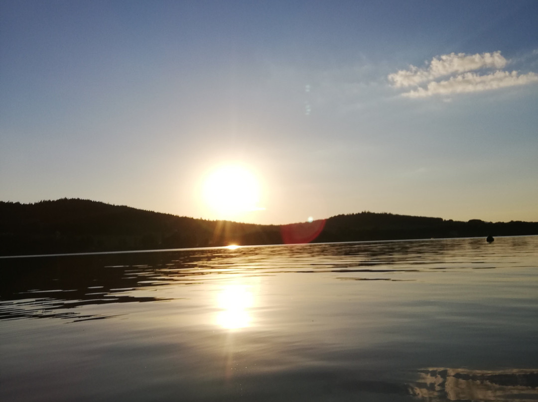 EA湖畔酒店主图