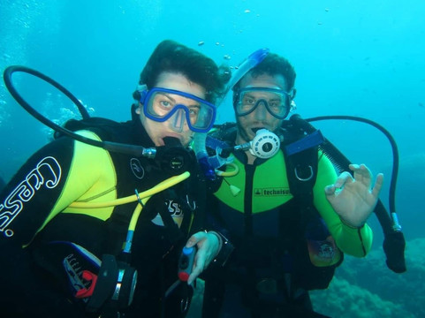 Punta Mesco Diving Center-莱万托必去景点