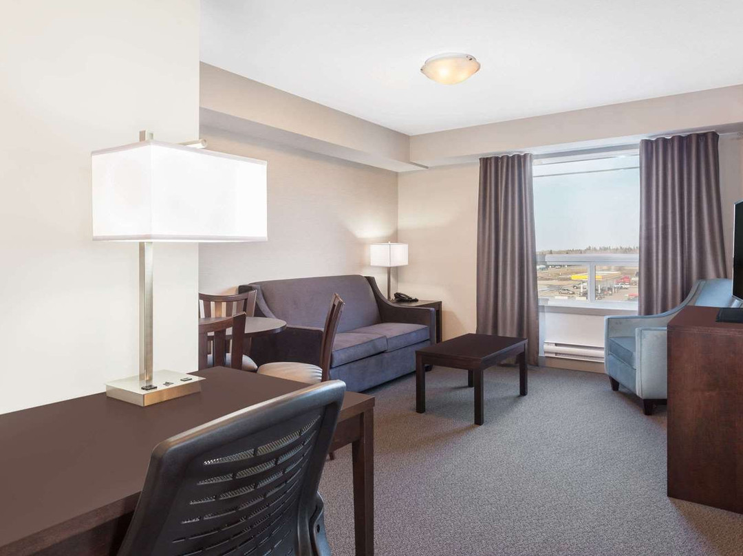 Ramada by Wyndham Grassland主图