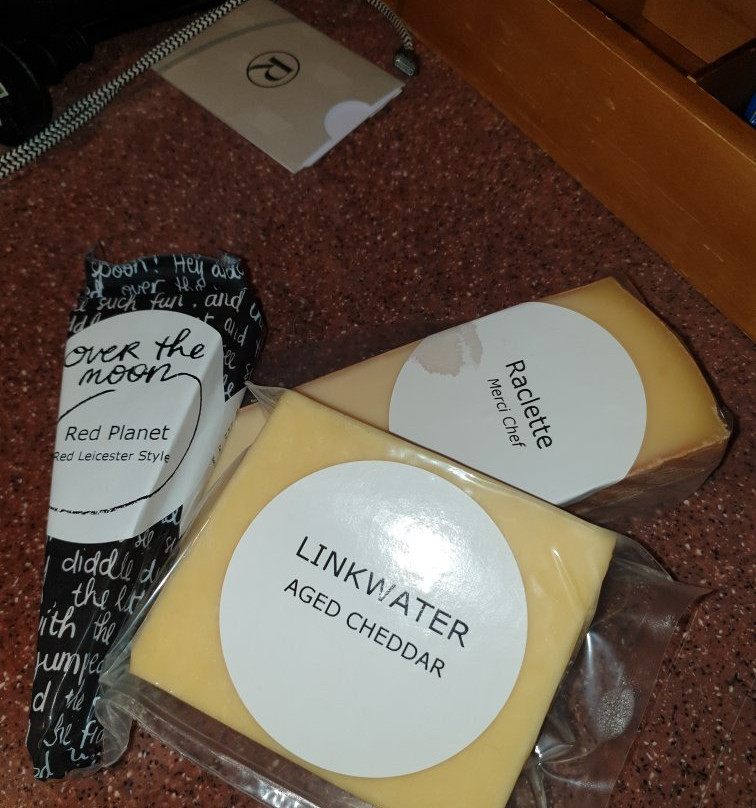 Over the Moon Dairy景点图片