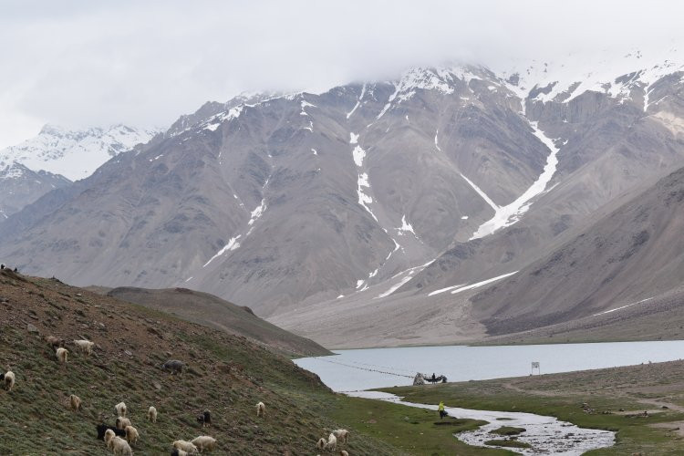 Chandertal Lake景点图片