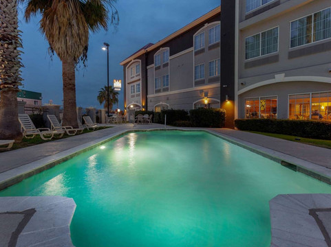 塞金拉昆塔温德姆套房酒店主图