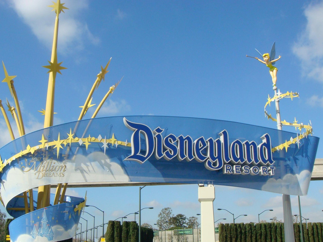 Anaheim Resort RapidShuttle Tours and Transfers.-阿纳海姆必去景点