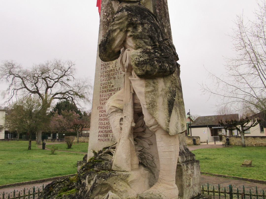 Monument communal景点图片