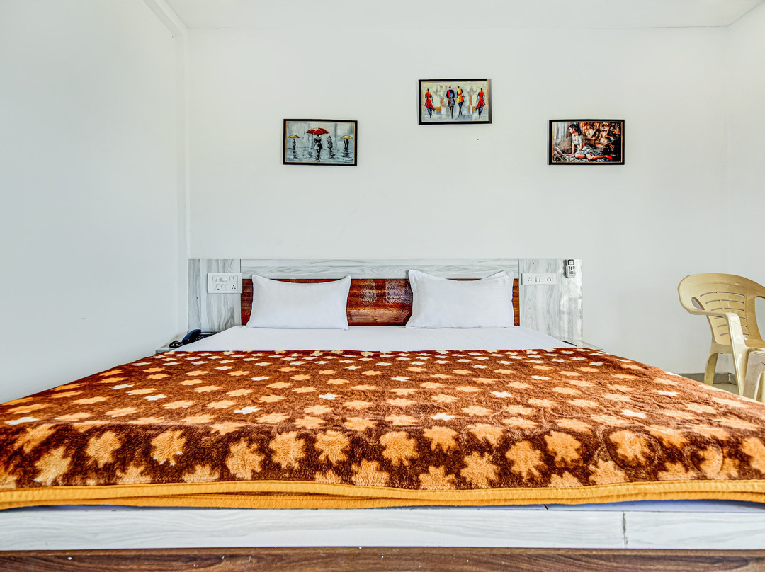 Aditya Hill View Inn主图