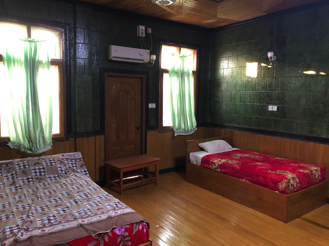 Golden Mrauk U Guest House主图