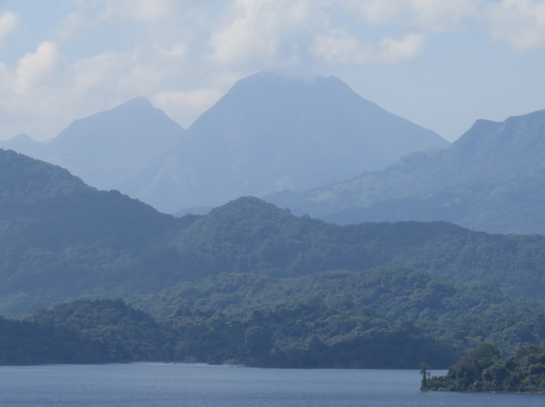 Moragahakanda Reservoir景点图片