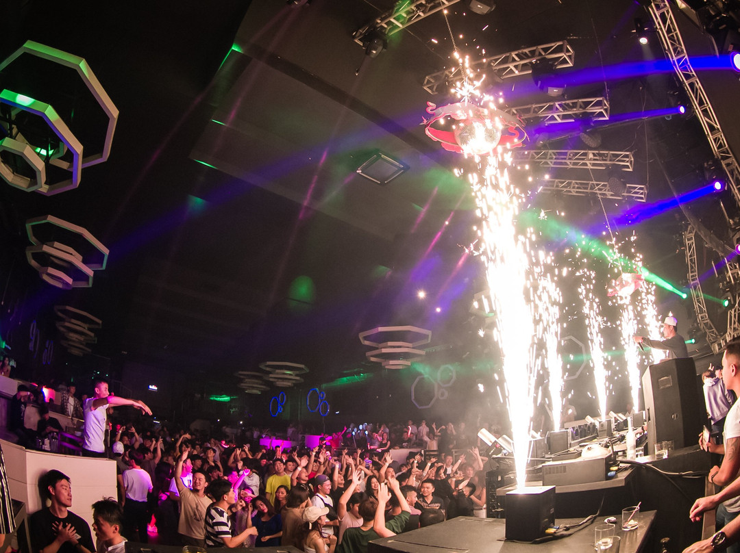 OQTAGON- 曼达维必去景点