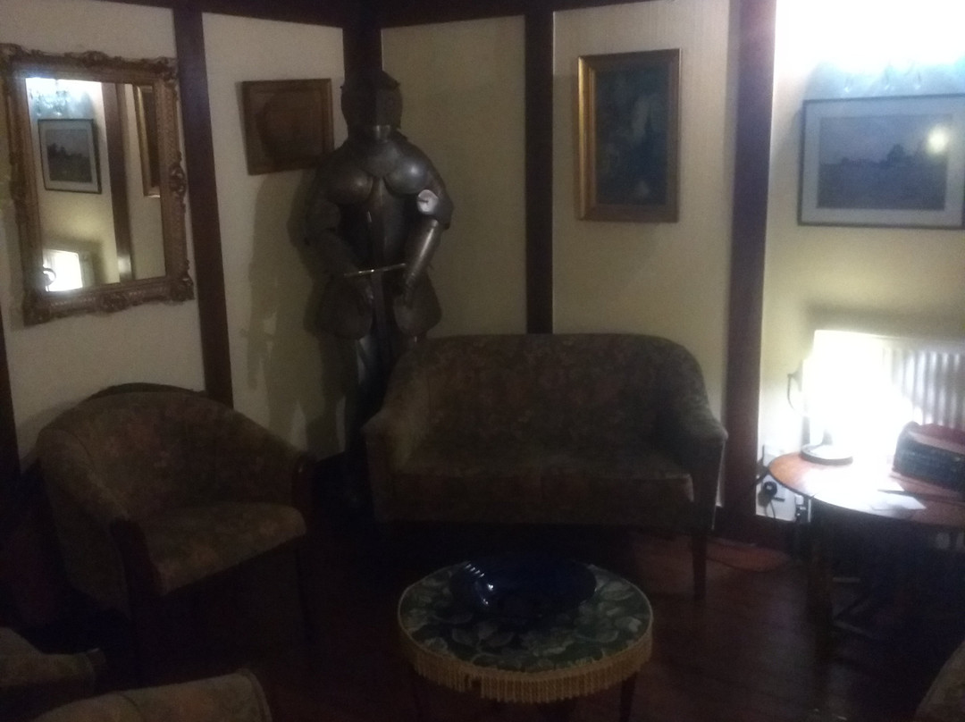 Barons Court Hotel主图