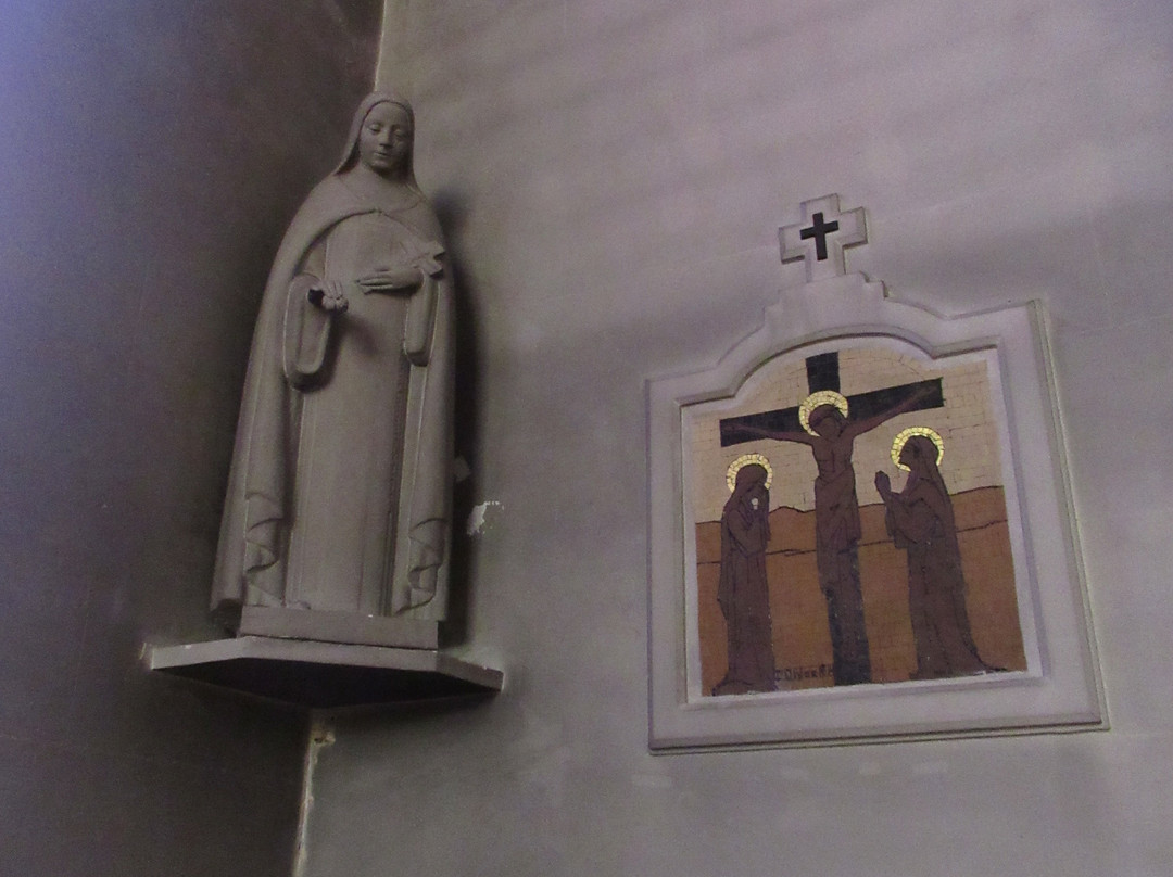 Eglise Saint-Hilaire景点图片
