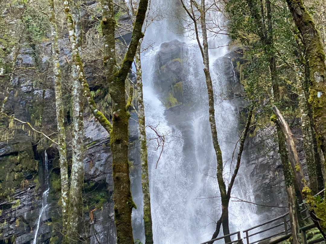 Cascada A Seimeira de Vilagocende景点图片