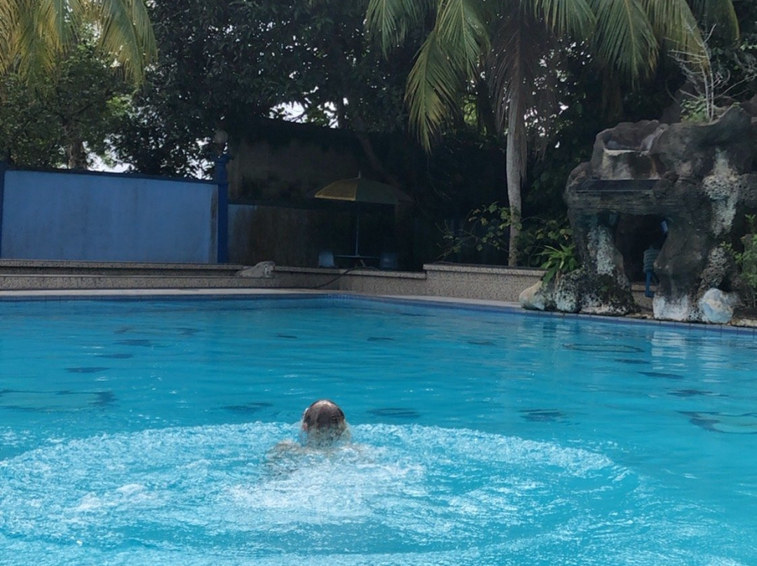 彩虹度假酒店主图