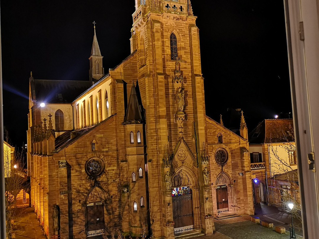 Notre Dame Hotel Restaurant主图