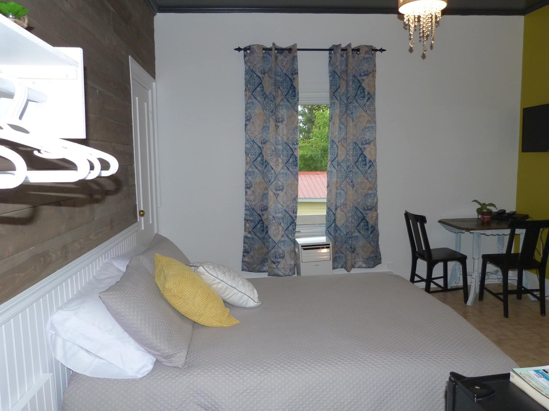 L'Exception - Auberge Cafe Resto主图