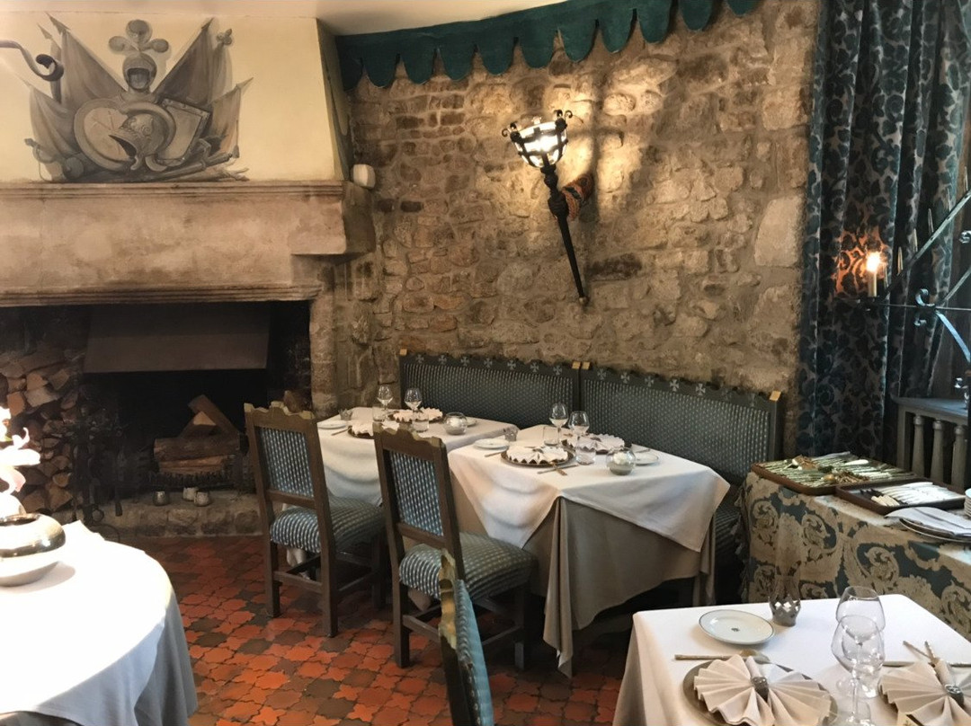 科迪纳特城堡酒店主图