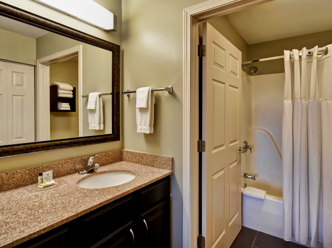 Staybridge Suites Madison-east By IHG主图