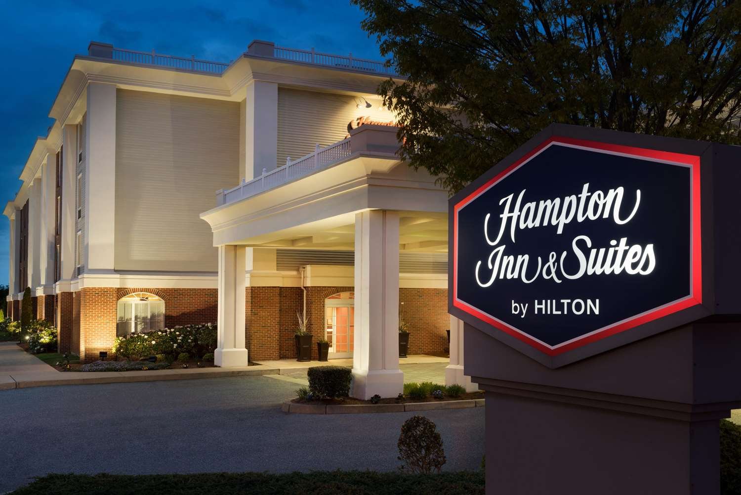 Hampton Inn & Suites Newport/Middletown-官方