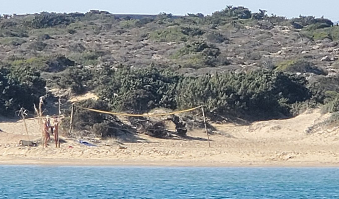 Nudist Beach-Antiparos Town必去景点