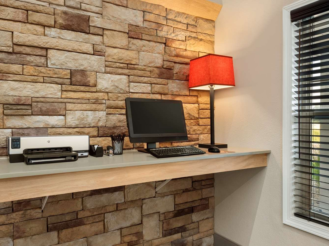Country Inn & Suites by Radisson, Decorah, IA主图