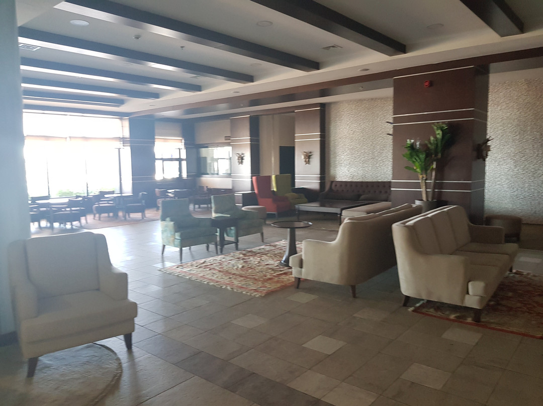 Karinna Hotel Convention Center & Spa主图