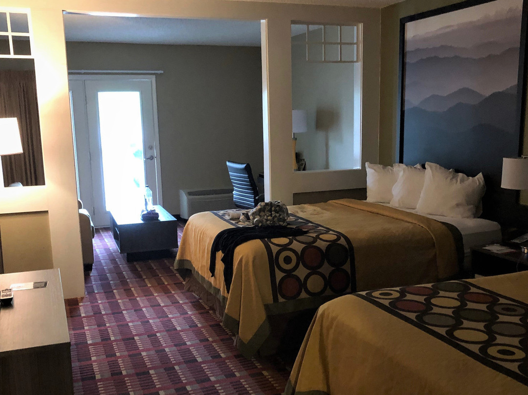 Super 8 by Wyndham Cherokee主图