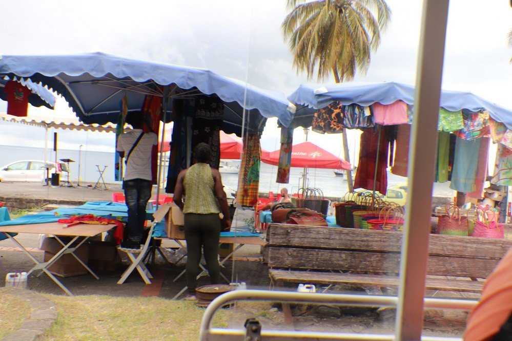 Marché de Saint-Pierre-sur-Dives-Saint-Pierre-sur-Dives必去景点