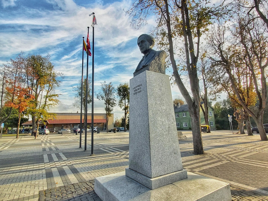 Lauryno Ivinskio Paminklas