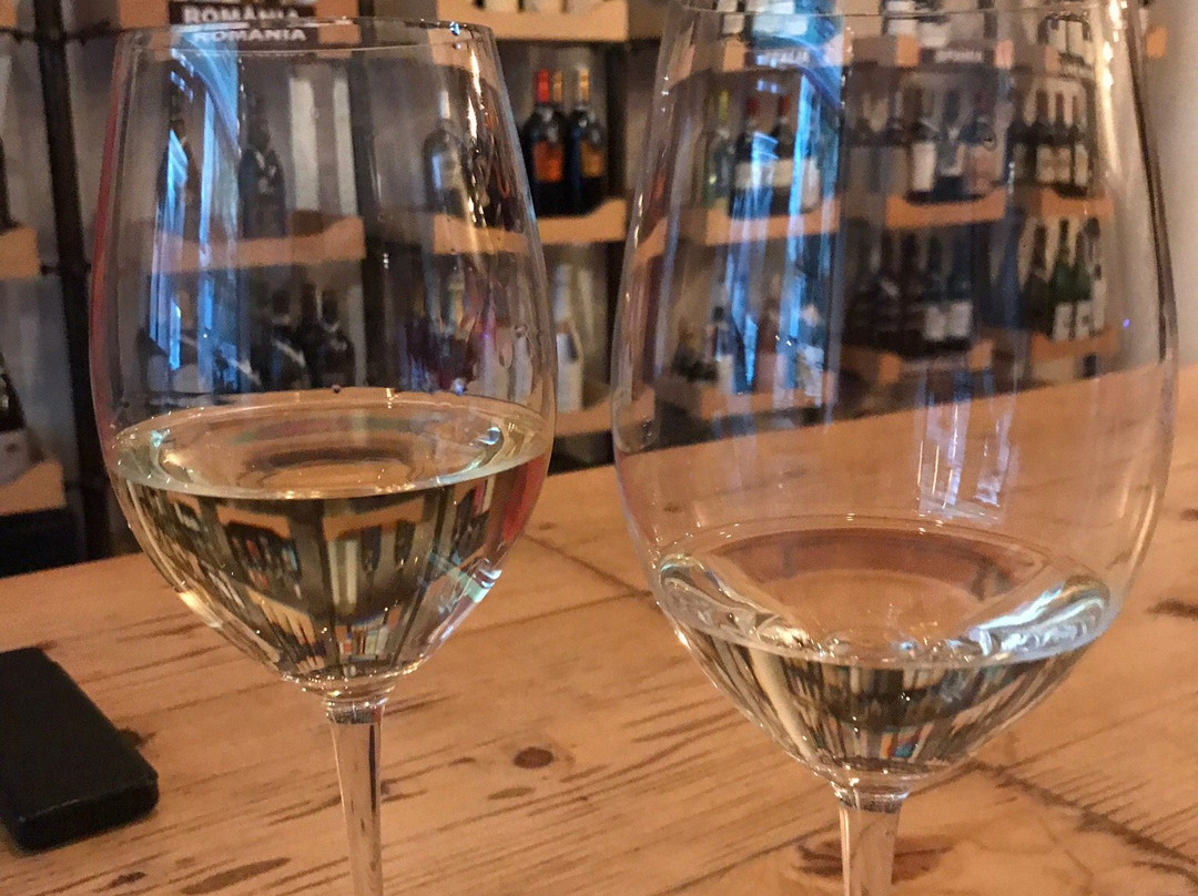Industry Wine Bar景点图片