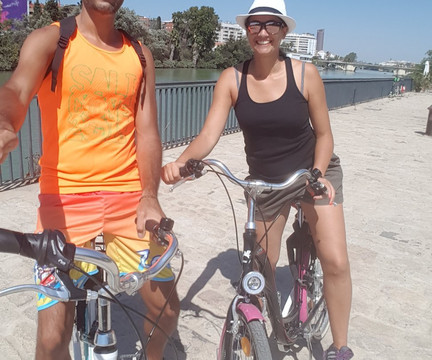 Bunny Bike Sevilla-塞维利亚必去景点