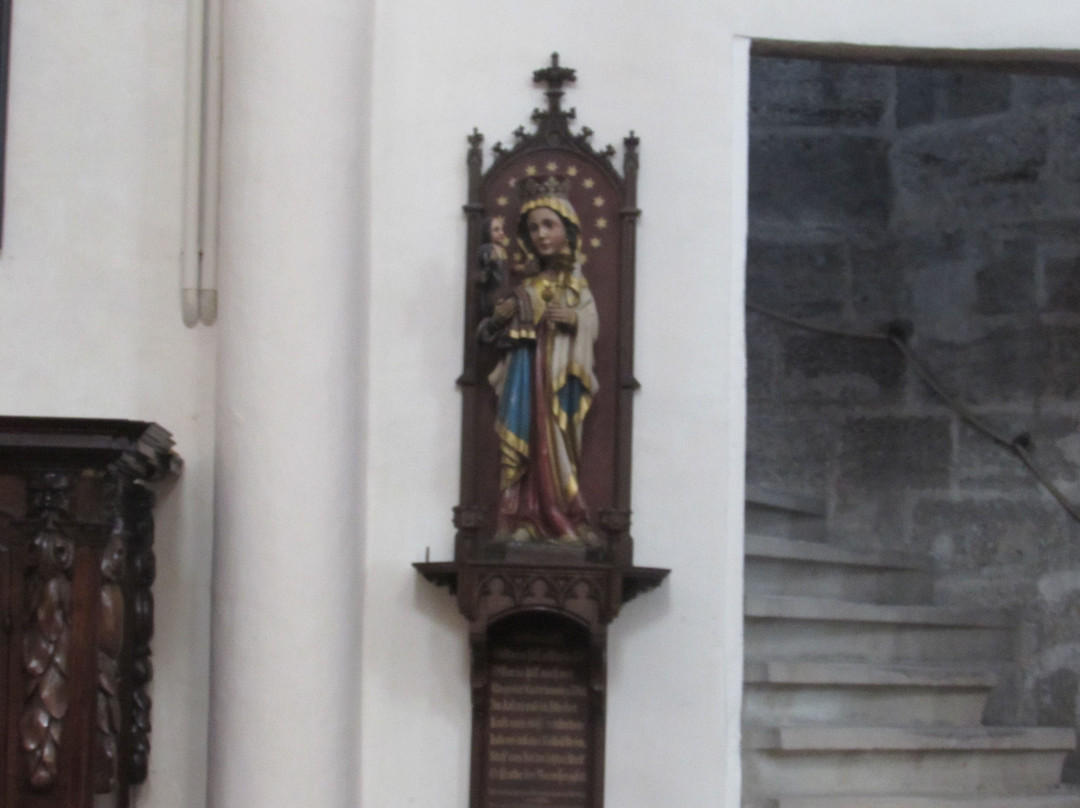 Stadtpfarrkirche Steyr-施泰尔必去景点