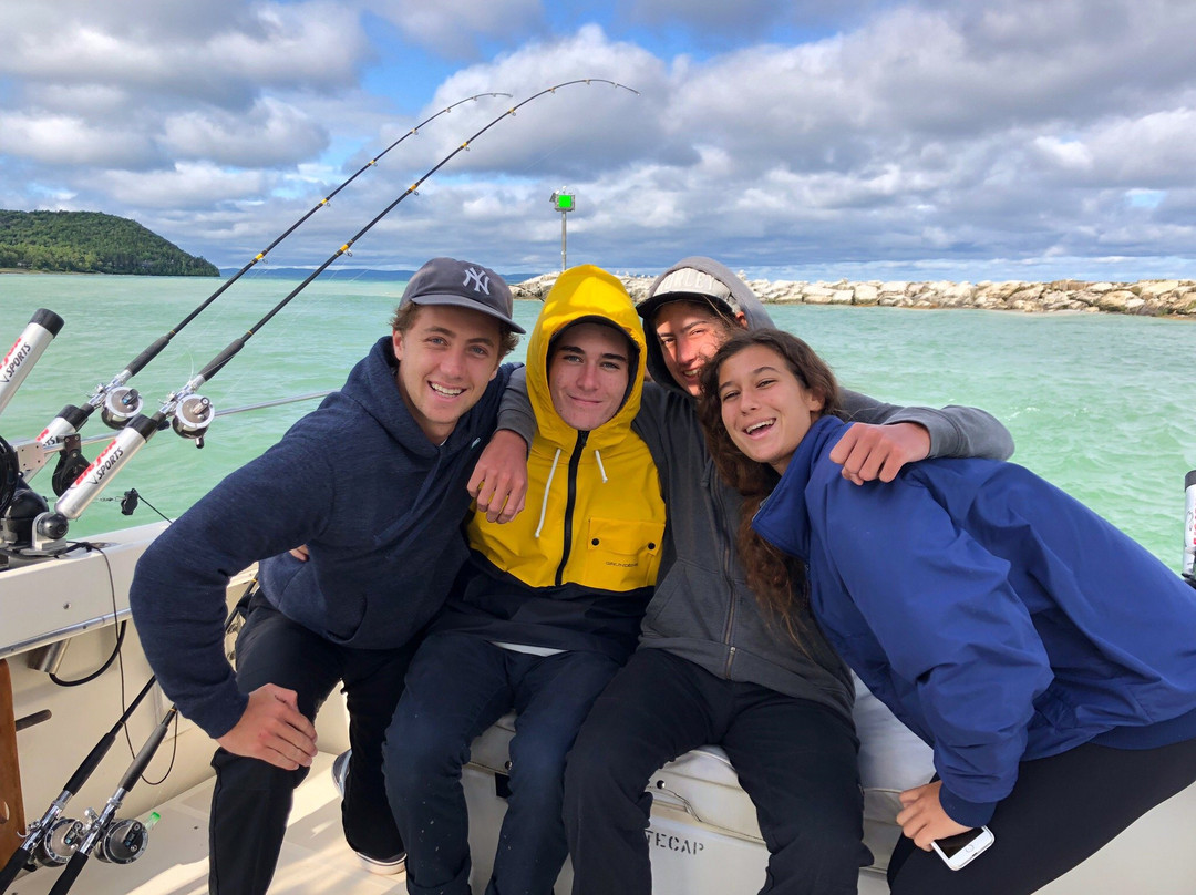 Whitecap Charters Fishing景点图片
