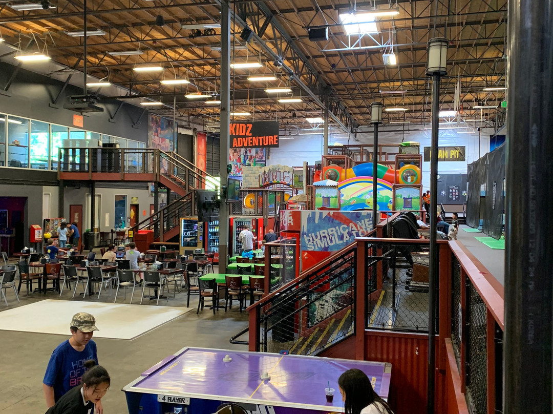 Elevated Sportz Trampoline Park and Event Center-博塞尔必去景点