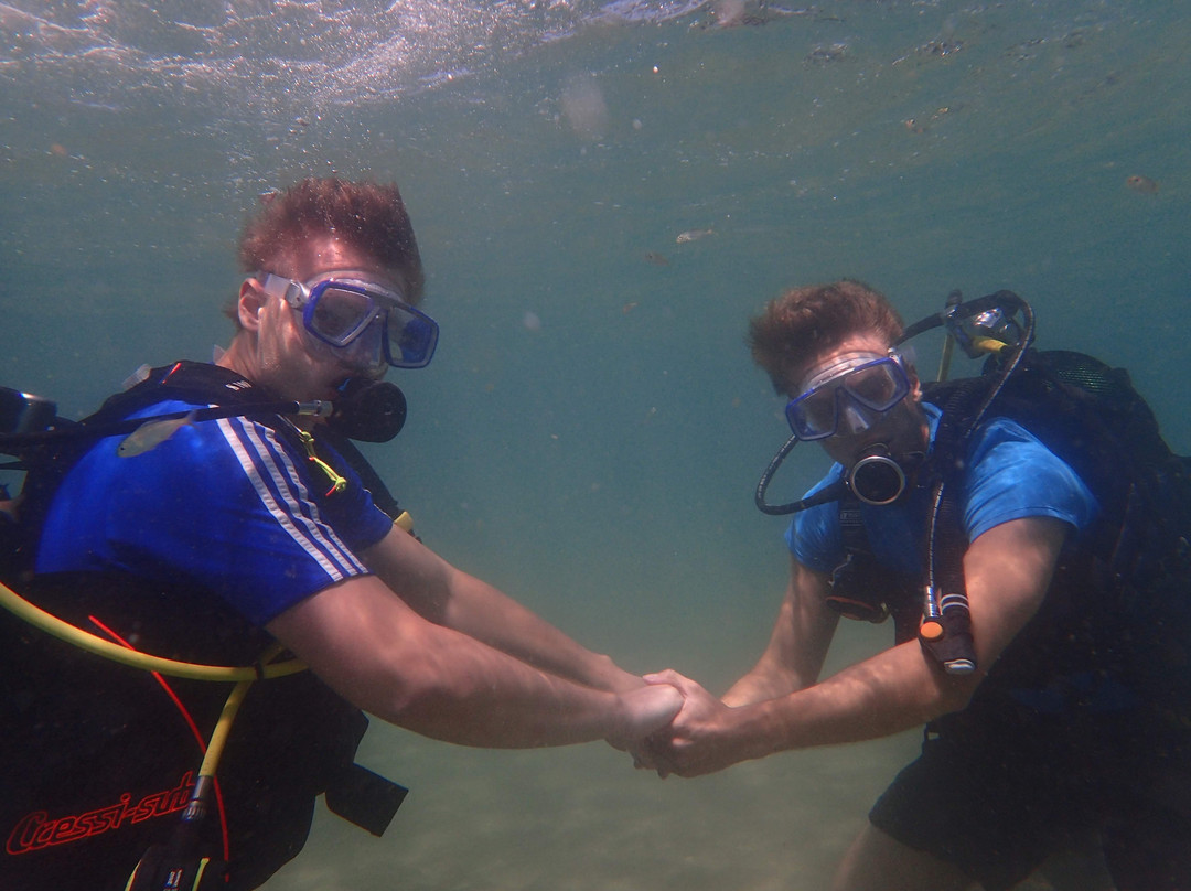 Marathon Divers Club景点图片