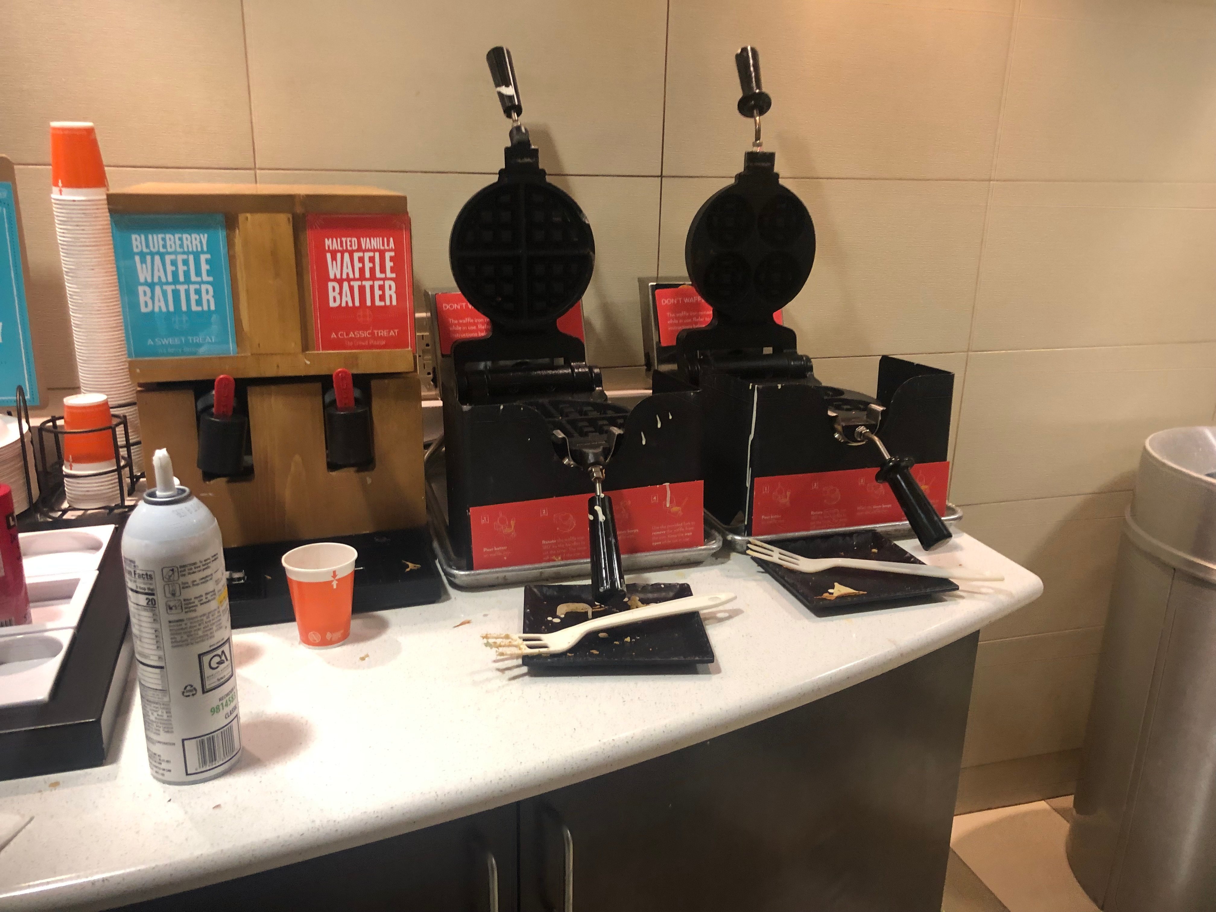 Hampton Inn & Suites Brunswick-餐饮