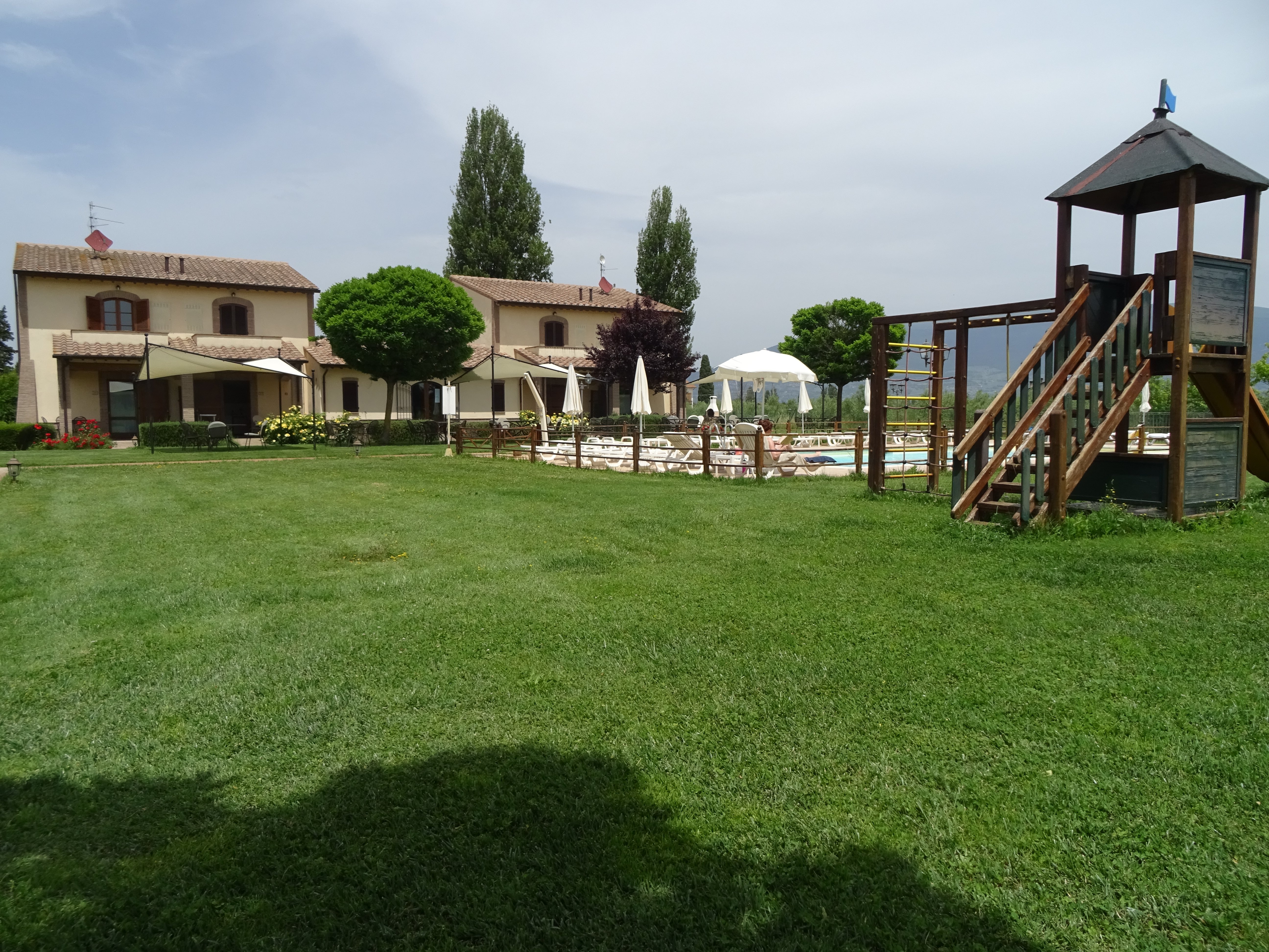 Le Rondini Di Francesco Di Assisi - Agriturismo-泳池