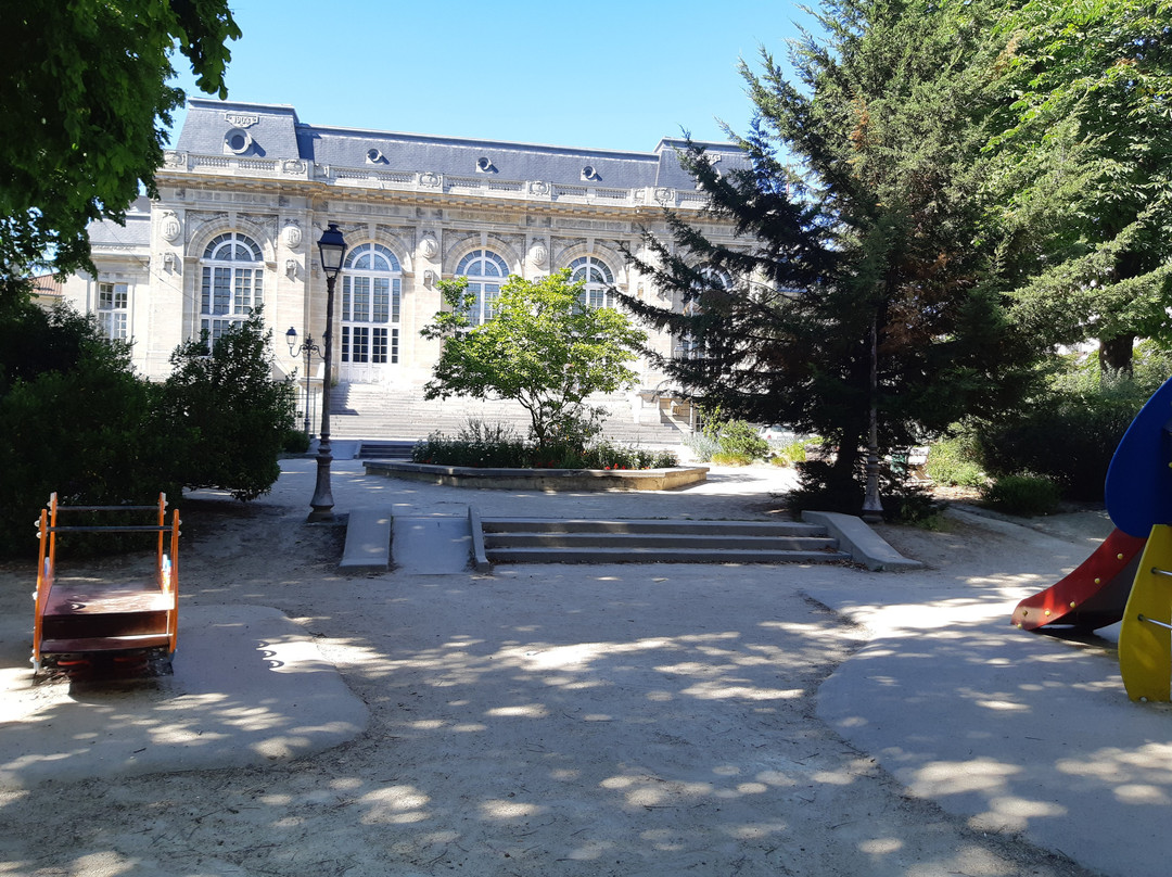 Le Garde-Chasse, Théâtre et Cinéma-Les Lilas必去景点